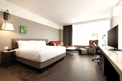 هیلتون گاردن این کالگاری دونتون