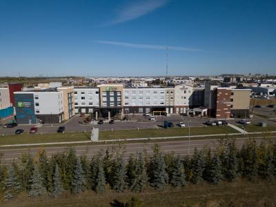 هلید این اکسپرز اند سویتز وست ادمنتون-مال اریا