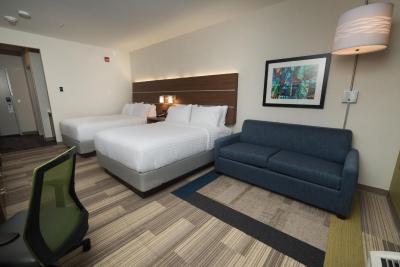 هلید این اکسپرز اند سویتز وست ادمنتون-مال اریا