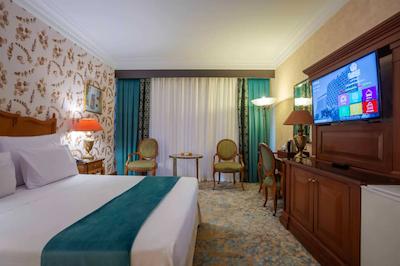 هتل پارسیان استقلال