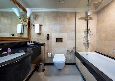 هتل پارسیان استقلال