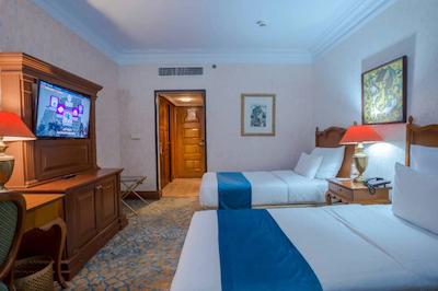 هتل پارسیان استقلال