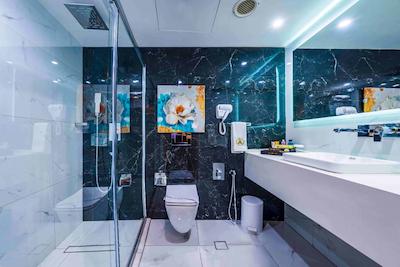 هتل پارسیان استقلال