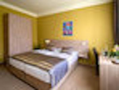 هتل مدا ارت اُف موسوم کامپا