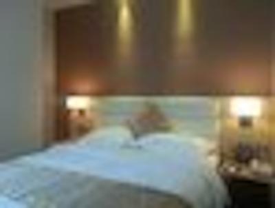 سوپر 8 زهنگشان فو هوا سنترال بوز استیشن