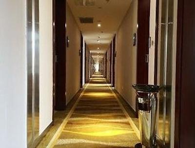 سوپر 8 بای ویندهام شانگهای سانگ جیانگ شینچنگ شاهه اسکوئر