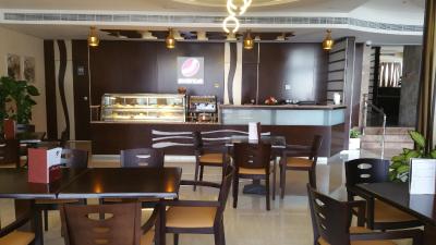 اوان تور هتل اپارتمنتز