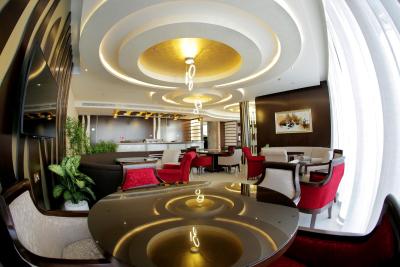 اوان تور هتل اپارتمنتز