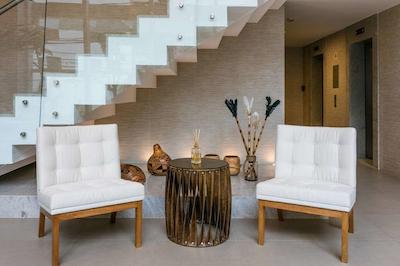 بست وسترن پلاس ایکارای دیزاین هتل