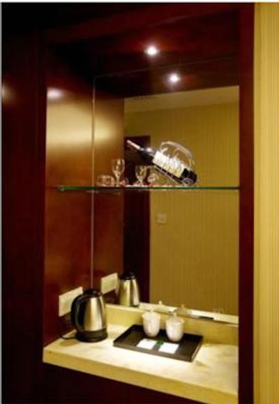 وینا هتل شنزهن باان چوانجی راد