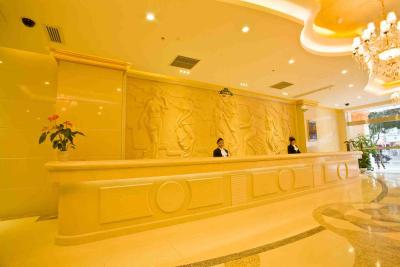 وینا هتل شنزهن باان چوانجی راد