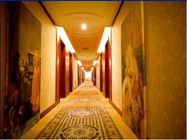 وینا هتل شنزهن باان چوانجی راد