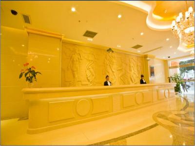 وینا هتل شنزهن باان چوانجی راد