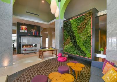 هیلتون گاردن این رالای/کرابتری والی