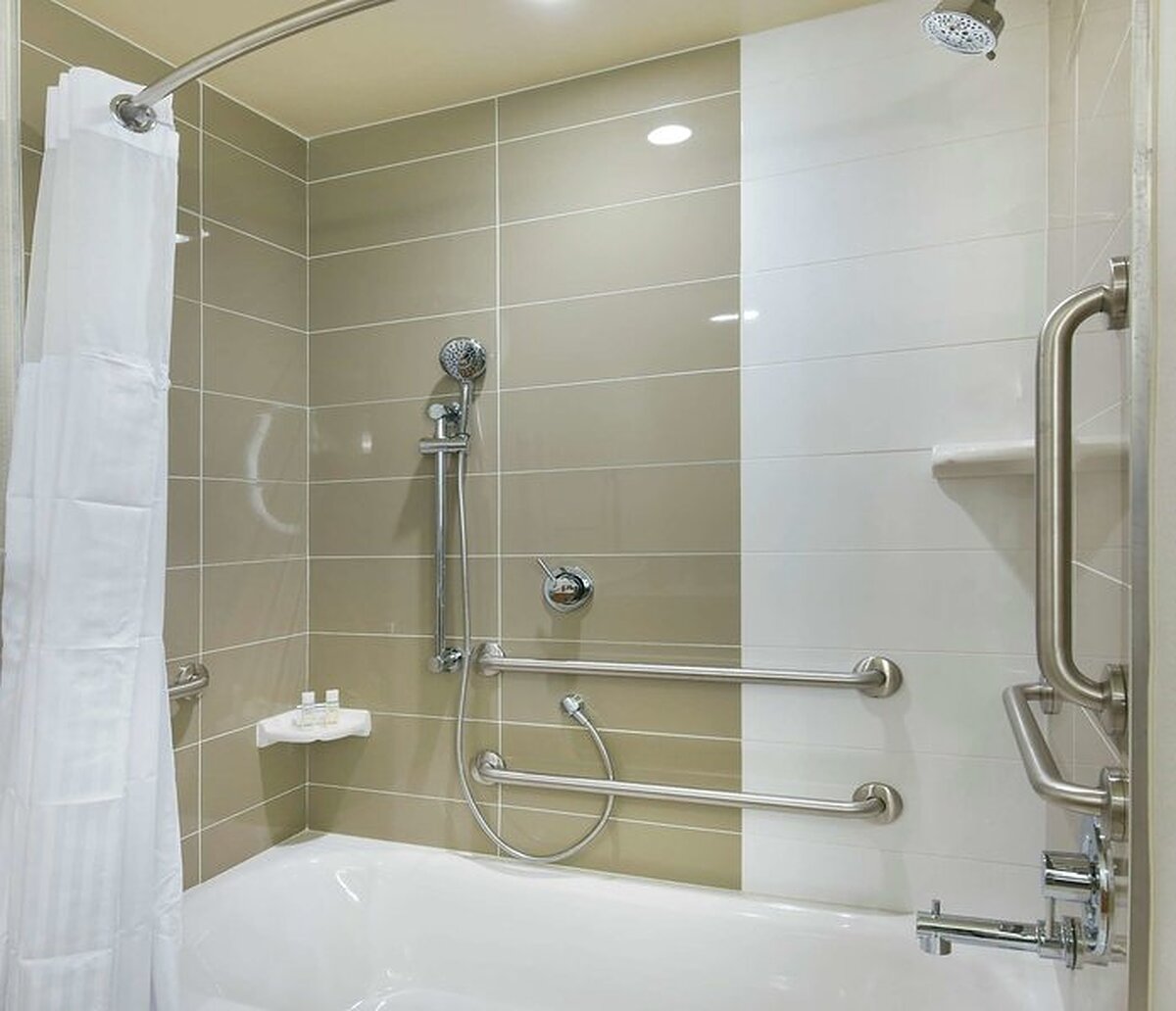 هیلتون گاردن این رالای/کرابتری والی