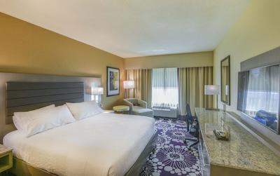 هیلتون گاردن این رالای/کرابتری والی