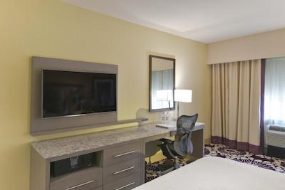 هیلتون گاردن این رالای/کرابتری والی