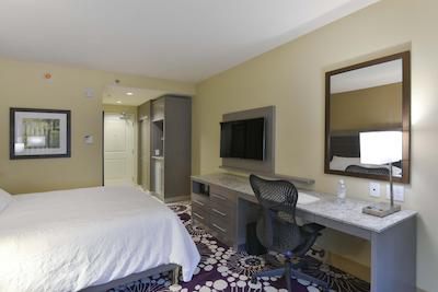 هیلتون گاردن این رالای/کرابتری والی