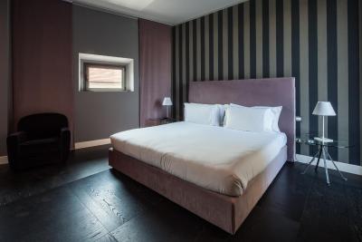 فیفتی هوس لوکسوری هتل میلان