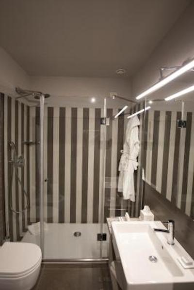 فیفتی هوس لوکسوری هتل میلان