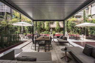 فیفتی هوس لوکسوری هتل میلان