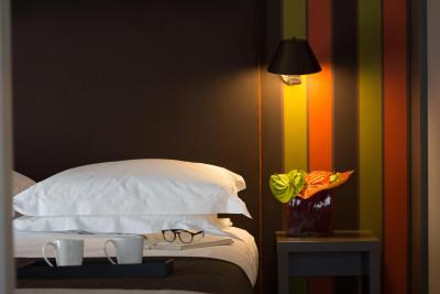 فیفتی هوس لوکسوری هتل میلان