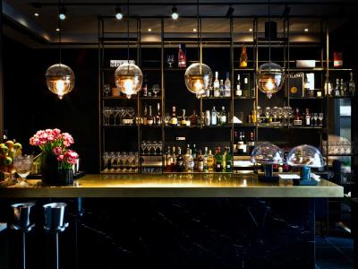 فیفتی هوس لوکسوری هتل میلان