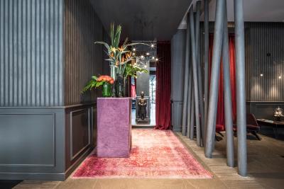 فیفتی هوس لوکسوری هتل میلان