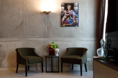 فیفتی هوس لوکسوری هتل میلان