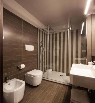 فیفتی هوس لوکسوری هتل میلان