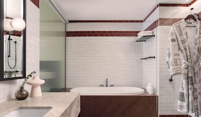 پریموز هتل اسیدنی