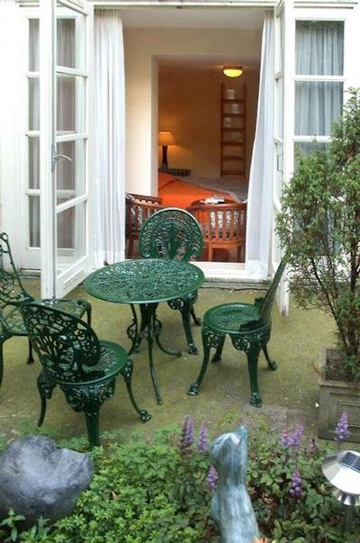 پیلوز انا وان دن وندل امستردام