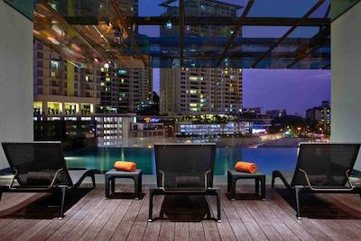 و ا هتل اند رسیدنس