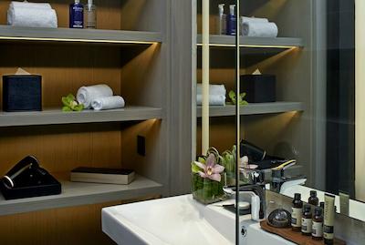 و ا هتل اند رسیدنس