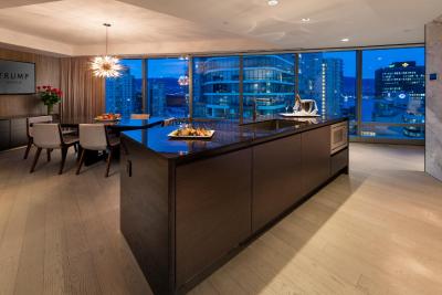 ترومپ اینترنیشنال هتل اند تور وانکوور