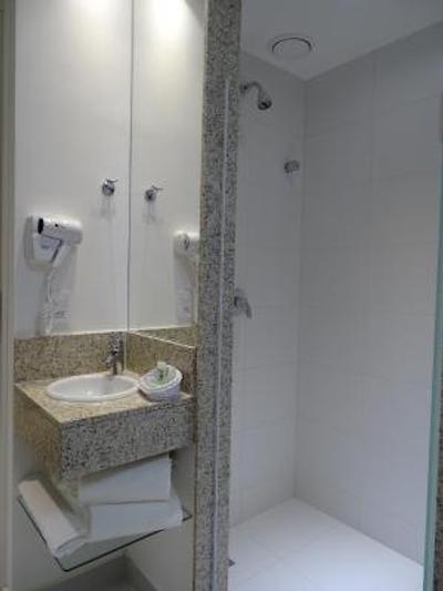 بریستل ایسی پلاس هتل-لاپا ریو