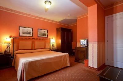 ایل کانال هتل