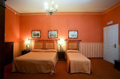 ایل کانال هتل