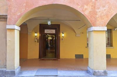 ایل کانال هتل