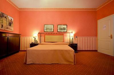 ایل کانال هتل