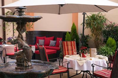 هتل لئوناردو پراها