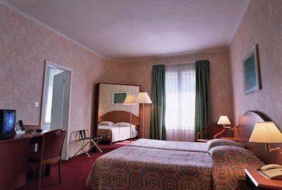 اینترنیشنال اند ترمینوز