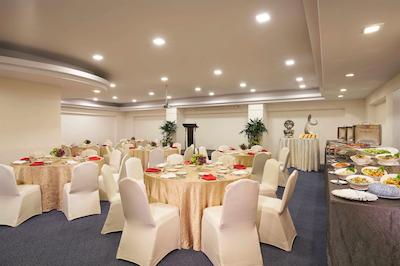 ویلیج هتل بوگیس