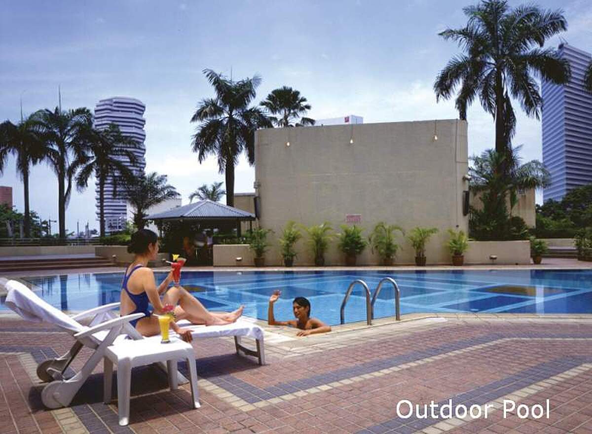 ویلیج هتل بوگیس