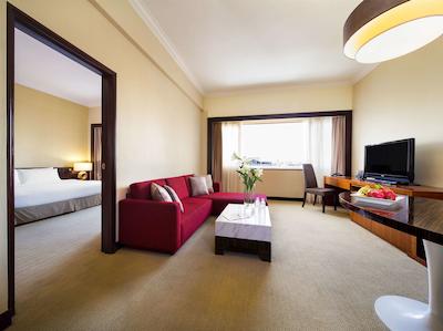 ویلیج هتل بوگیس