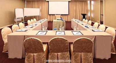 ویلیج هتل بوگیس