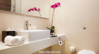 ویلیج هتل بوگیس