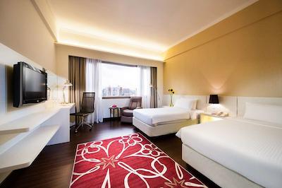 ویلیج هتل بوگیس