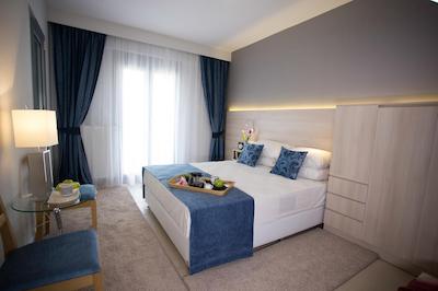 پلیز اپارتمنتز