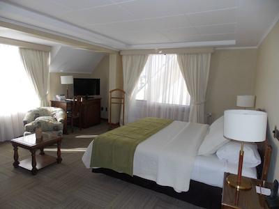 بست وسترن هتل فینیز ترا